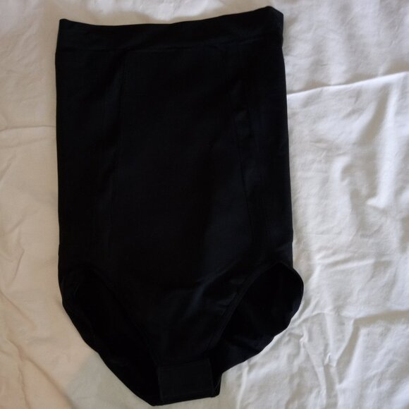 SPANXsculpt™ OnCore High-Waisted Brief Small Black - Picture 7 of 9